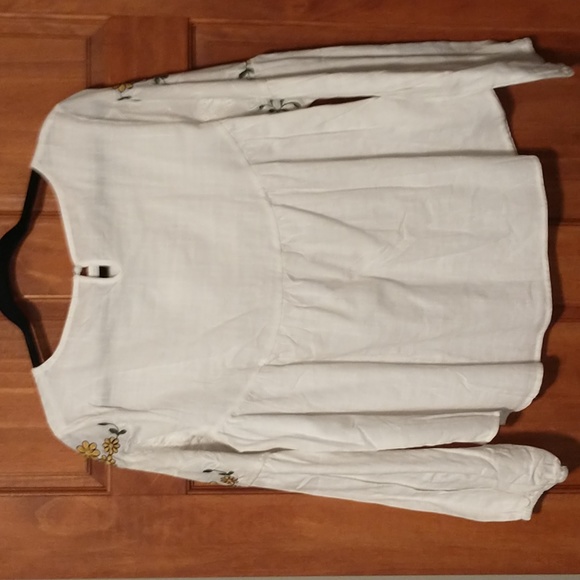 Gaovot woman's size M cotton blend top w balloon sleeves, ruching,embroidery NWT - Picture 10 of 11